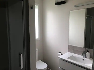 bathroom2